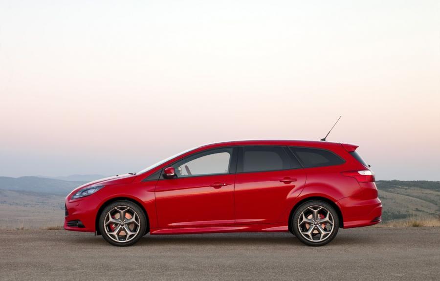  Ford Focus ST Wagon 2011 года  (фото 11 из 13)